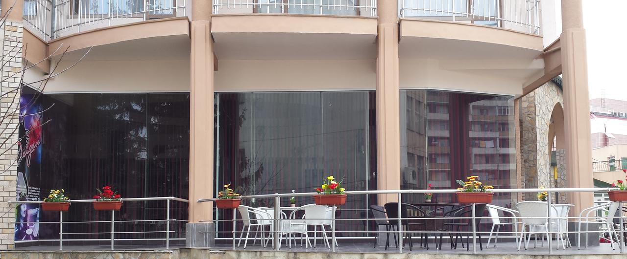 Tiara Hotel Dobrich Exterior photo
