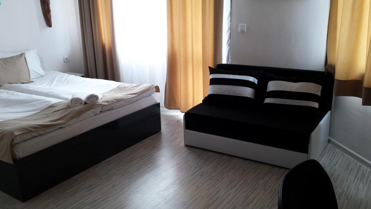 Tiara Hotel Dobrich Exterior photo